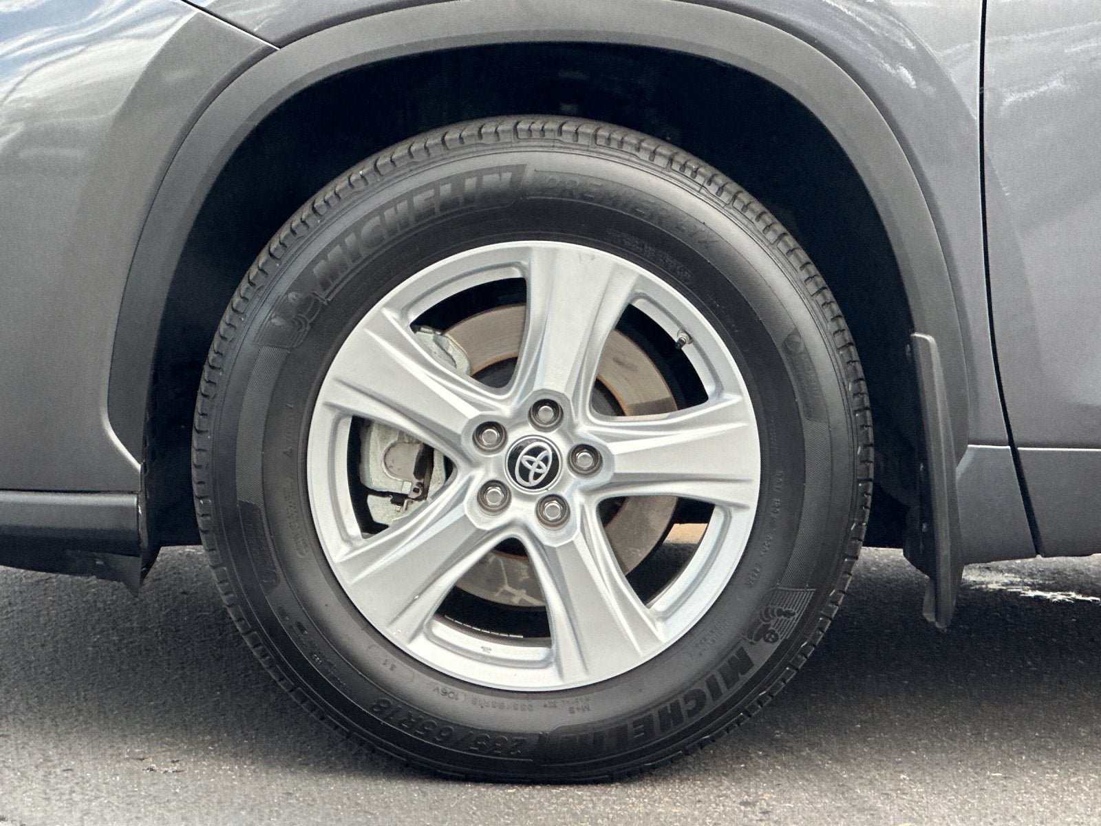 2025 Toyota Highlander LE