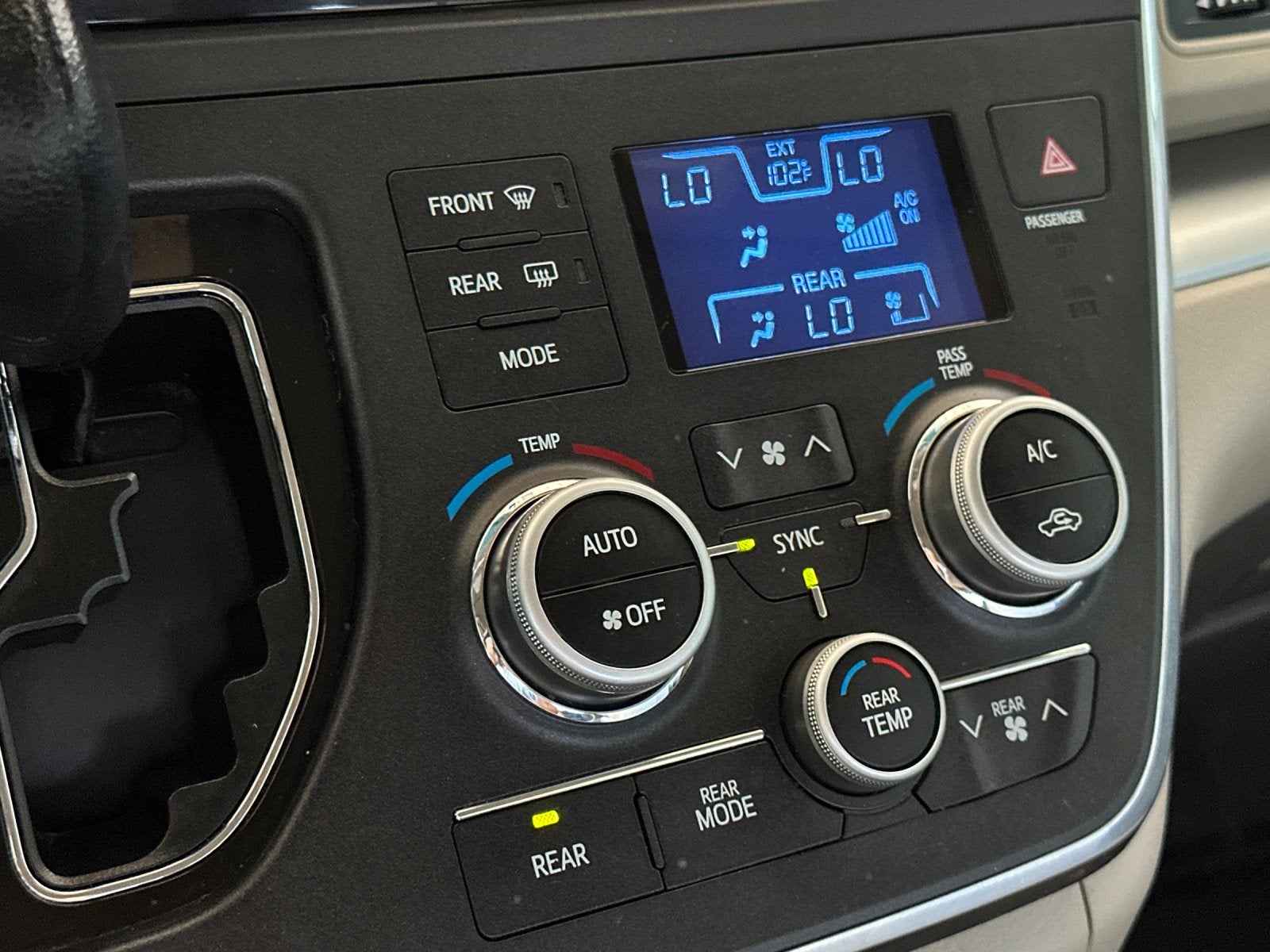 2015 Toyota Sienna LE 8 Passenger