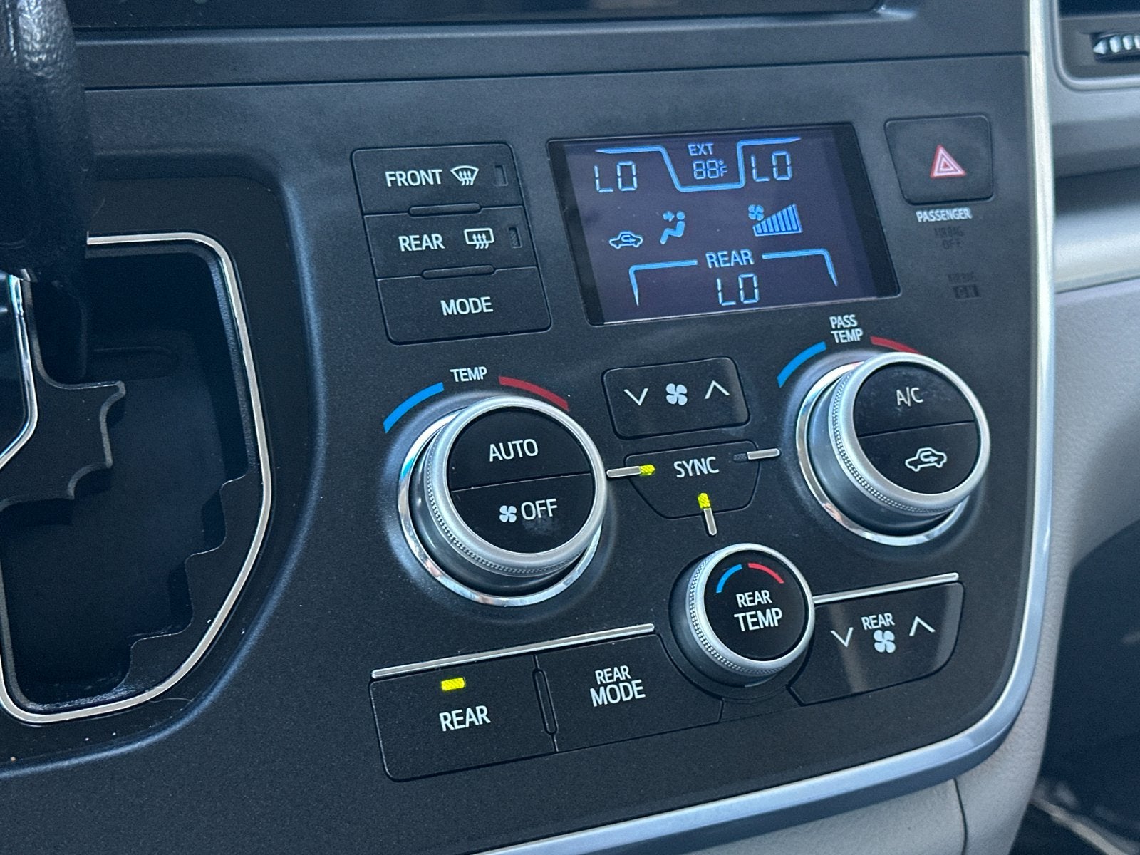 2016 Toyota Sienna LE 8 Passenger