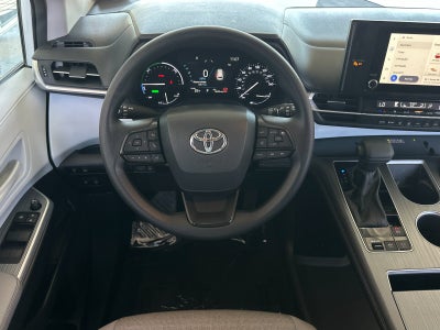 2025 Toyota Sienna LE 8 Passenger