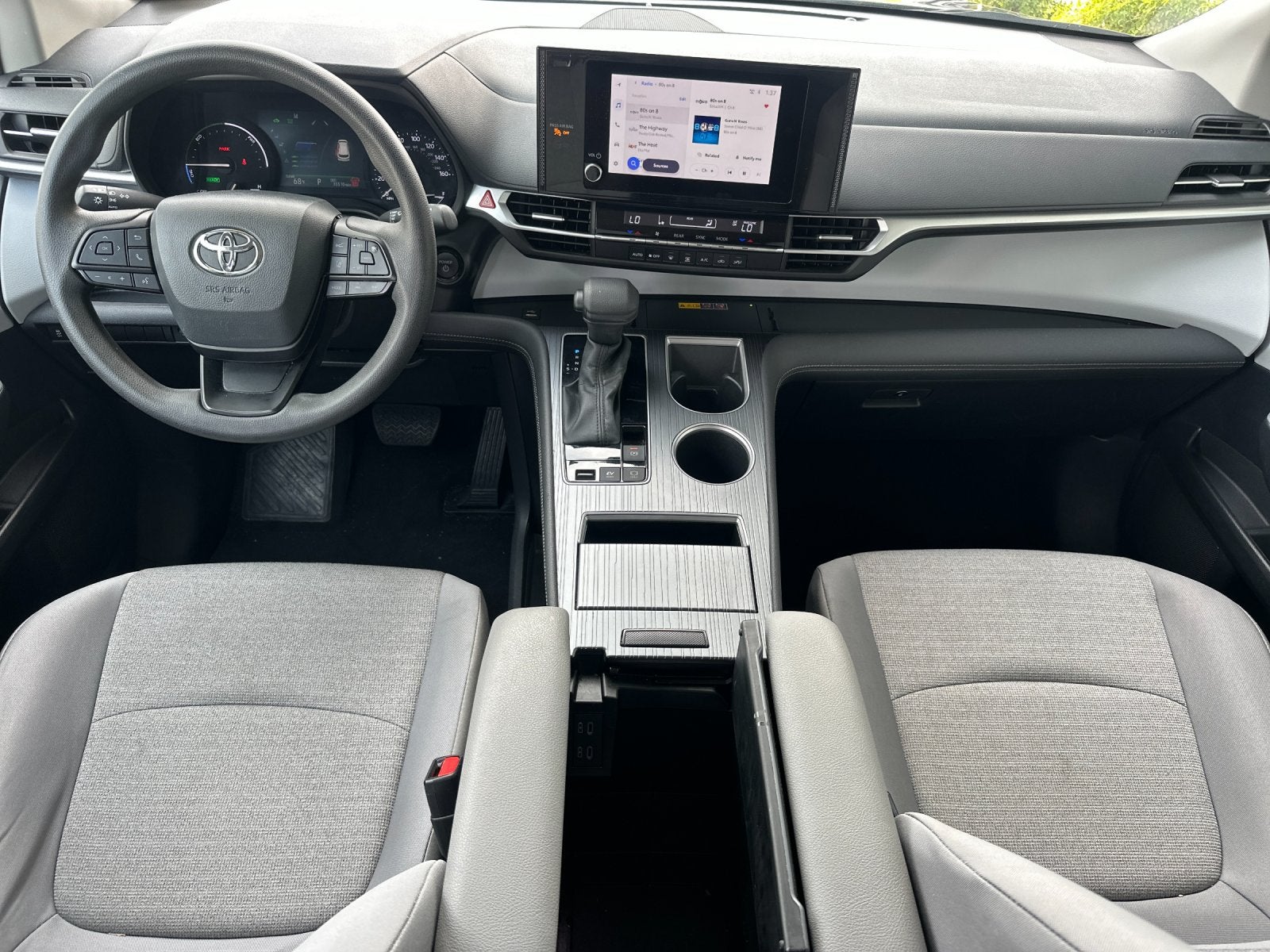 2025 Toyota Sienna LE 8 Passenger