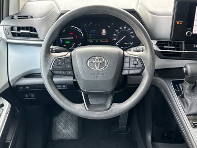 2025 Toyota Sienna LE 8 Passenger