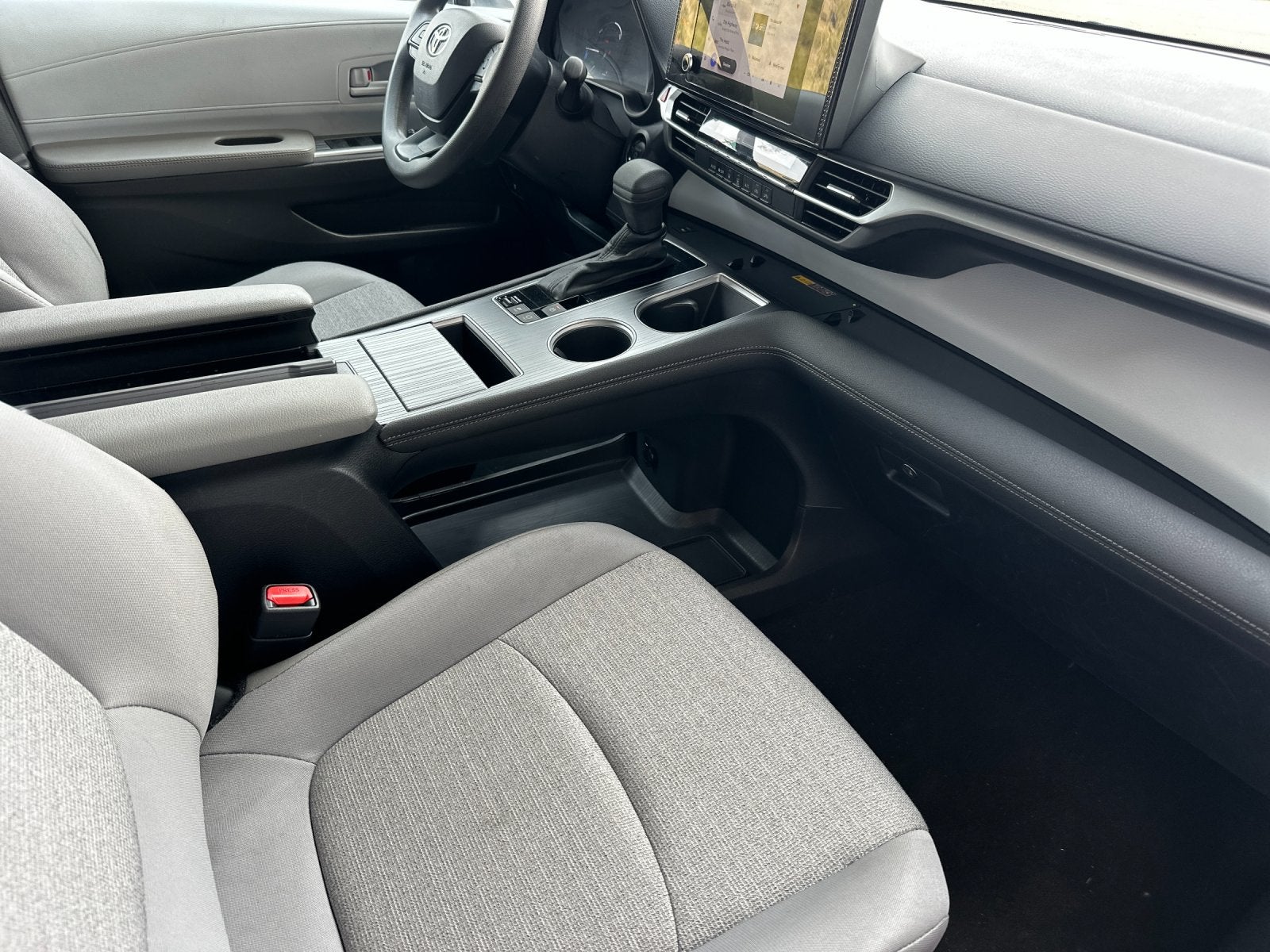 2025 Toyota Sienna LE 8 Passenger