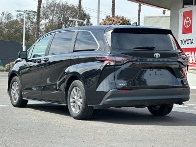 2025 Toyota Sienna LE 8 Passenger