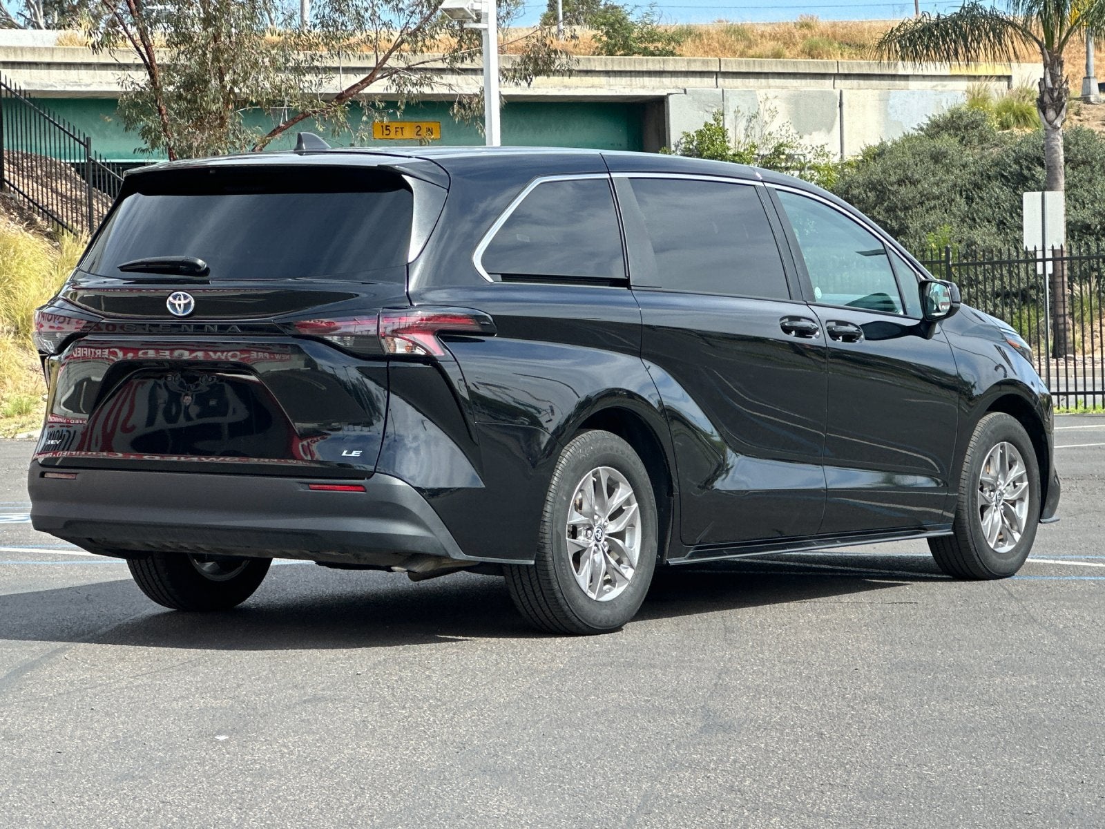 2025 Toyota Sienna LE 8 Passenger
