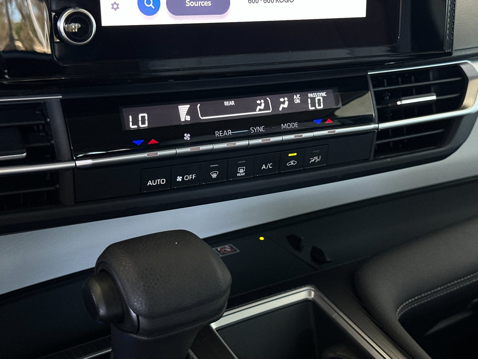 2025 Toyota Sienna LE 8 Passenger