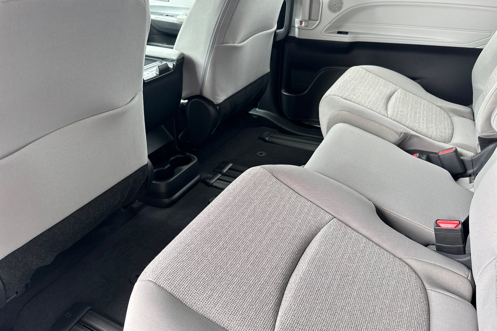 2026 Toyota Sienna LE 8 Passenger