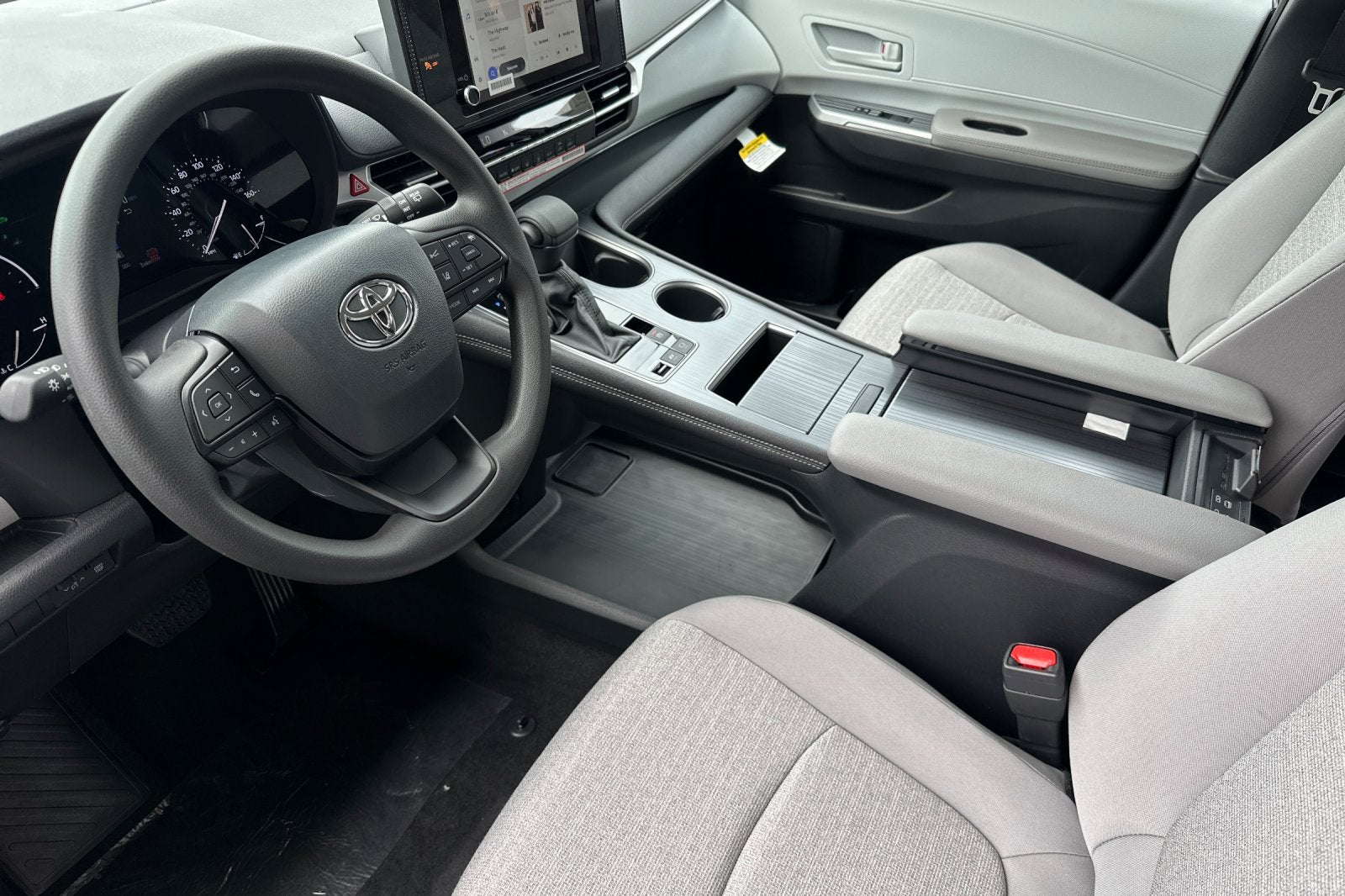 2026 Toyota Sienna LE 8 Passenger