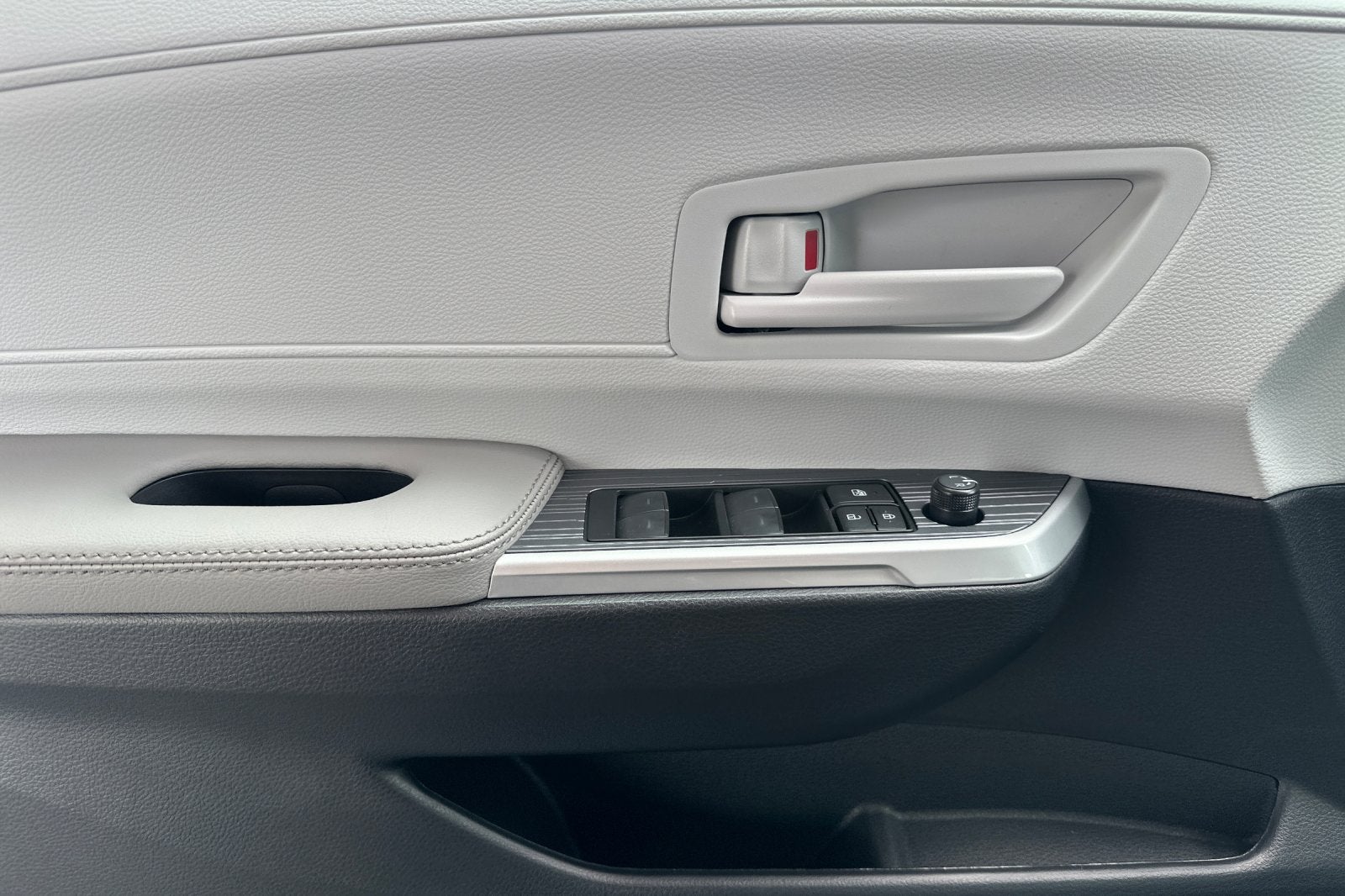 2026 Toyota Sienna LE 8 Passenger