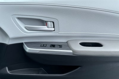 2026 Toyota Sienna LE 8 Passenger