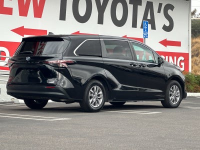 2024 Toyota Sienna LE 8 Passenger