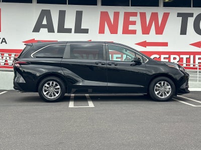 2024 Toyota Sienna LE 8 Passenger