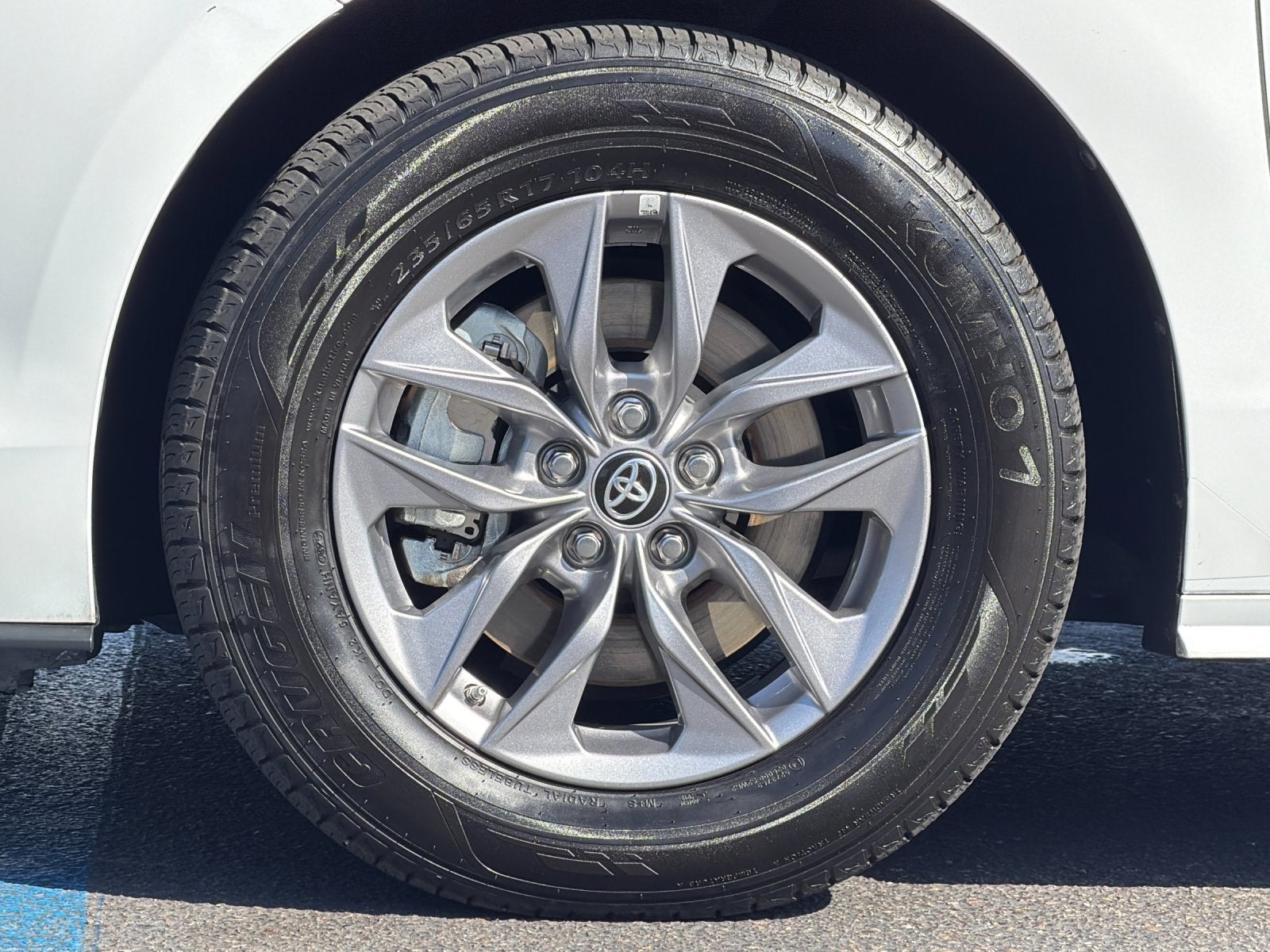 2024 Toyota Sienna LE 8 Passenger