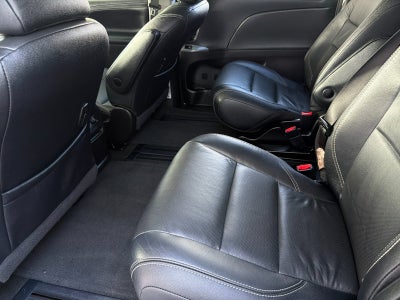 2018 Toyota Sienna SE Premium 8 Passenger