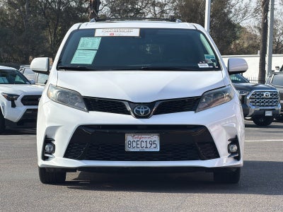 2018 Toyota Sienna SE Premium 8 Passenger
