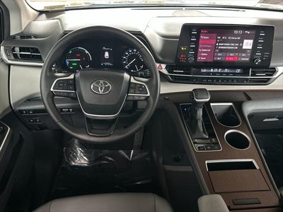 2024 Toyota Sienna XLE 8 Passenger