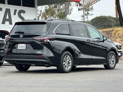 2024 Toyota Sienna XLE 8 Passenger