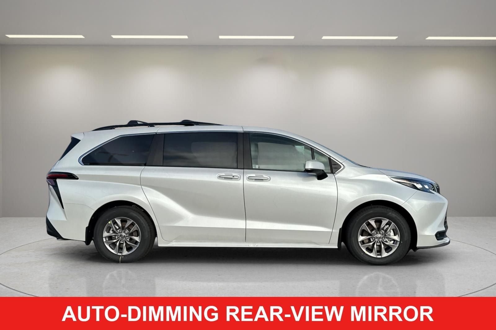 2026 Toyota Sienna XLE 8 Passenger