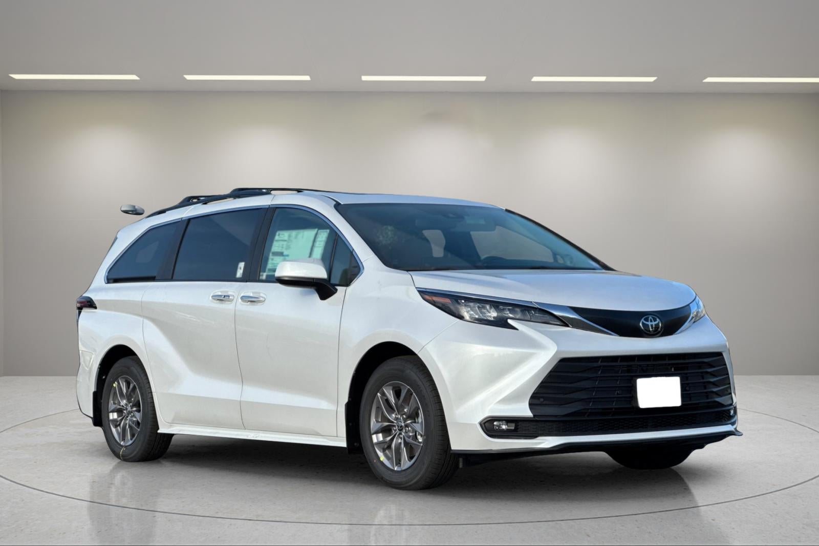 2026 Toyota Sienna XLE 8 Passenger