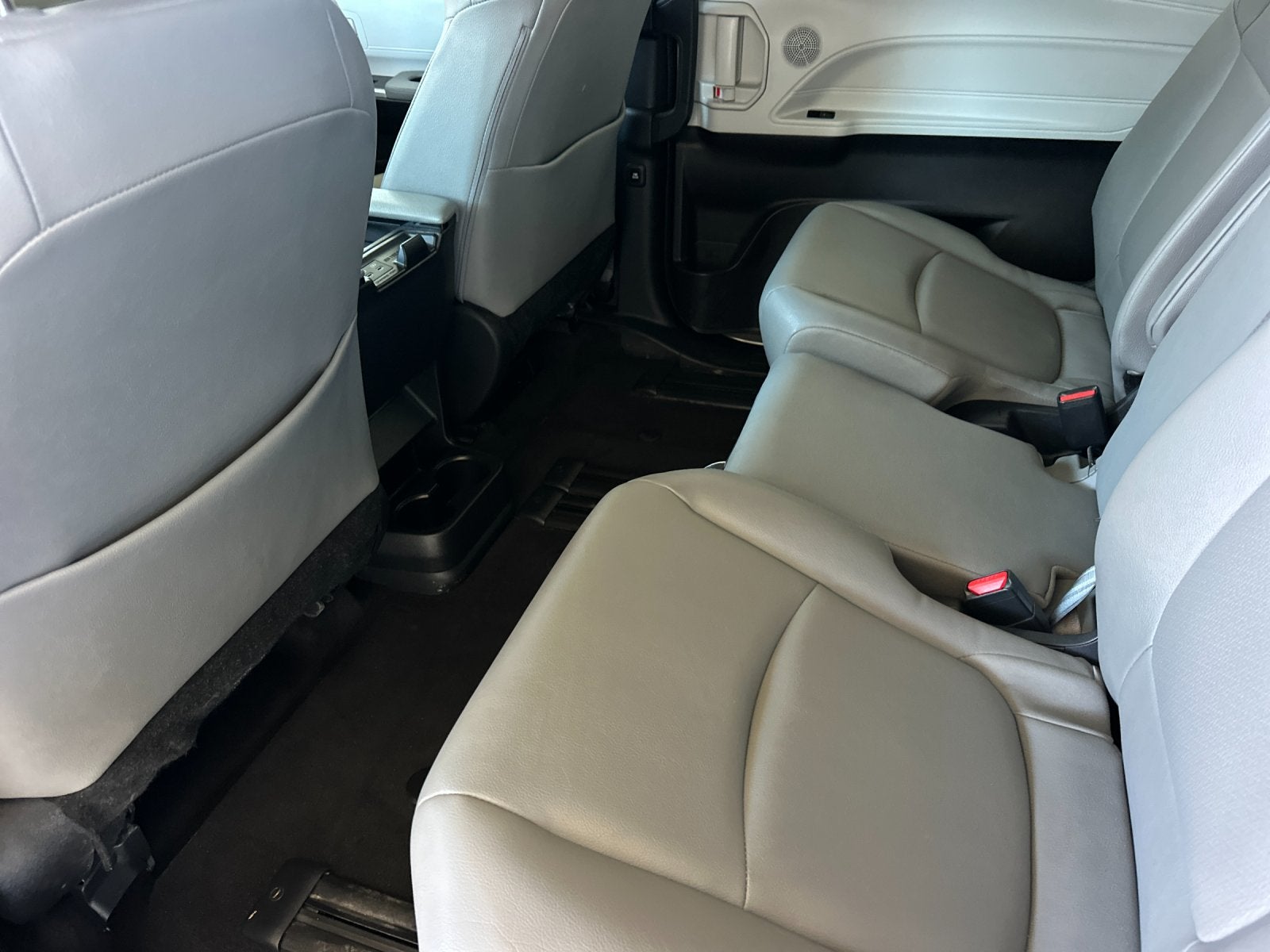 2025 Toyota Sienna XLE 8 Passenger