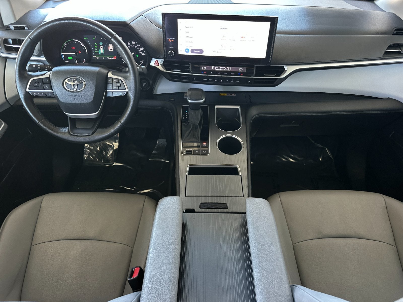 2025 Toyota Sienna XLE 8 Passenger