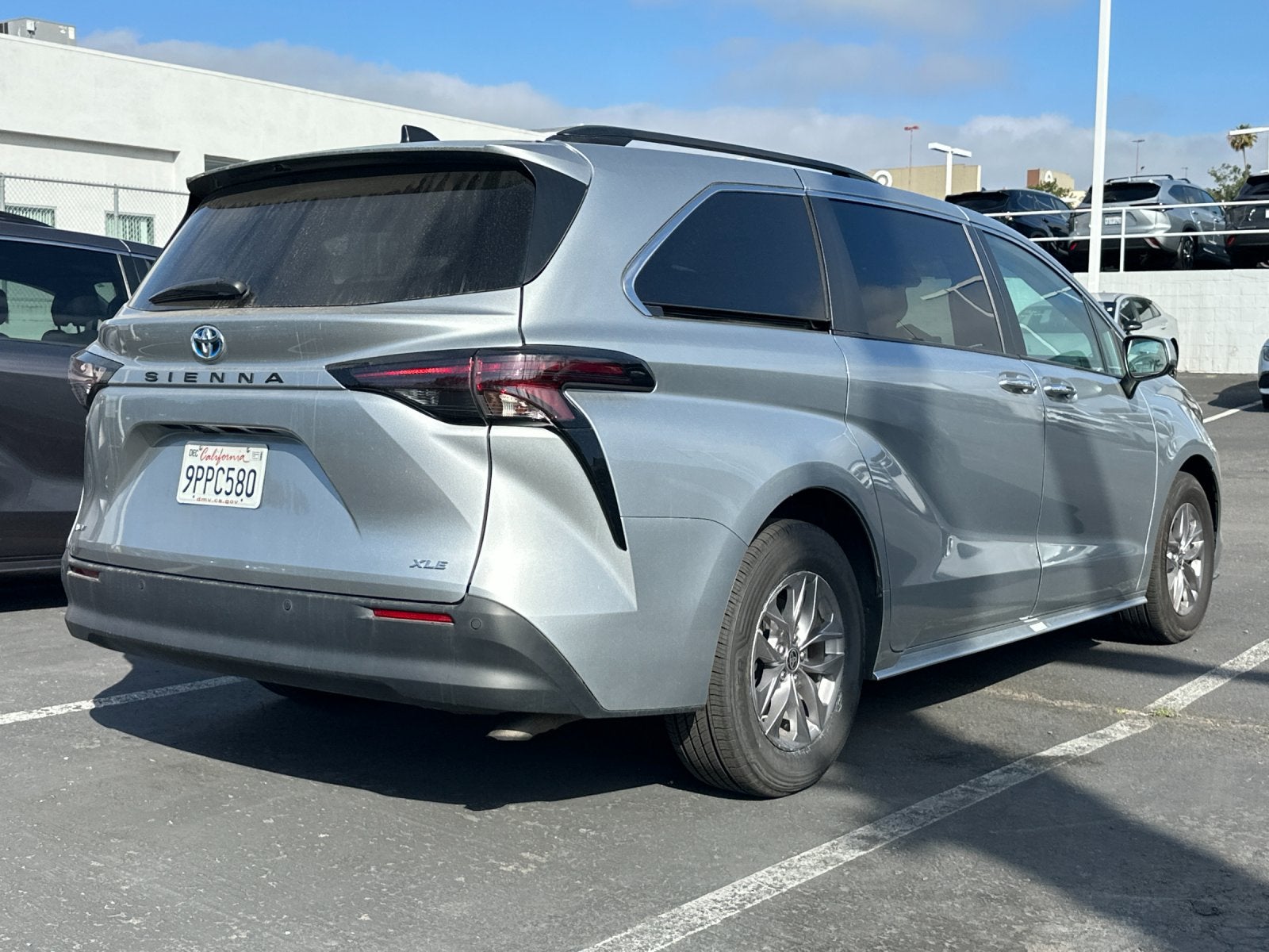 2025 Toyota Sienna XLE 8 Passenger