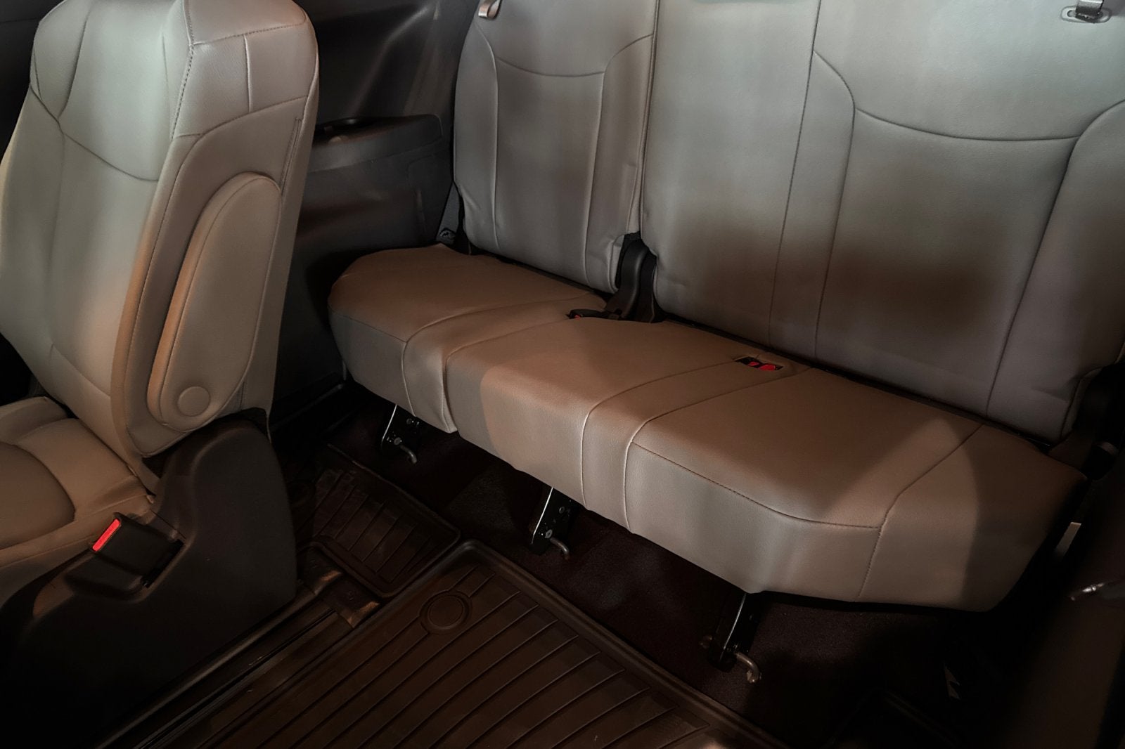 2026 Toyota Sienna XLE 8 Passenger