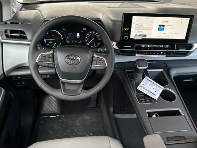 2026 Toyota Sienna XLE 8 Passenger