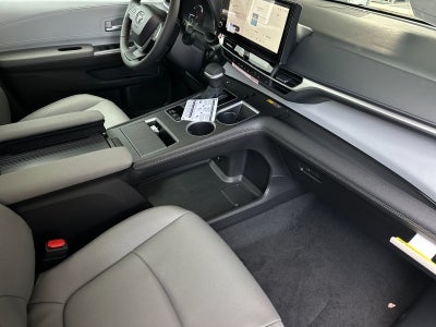 2026 Toyota Sienna XLE 8 Passenger