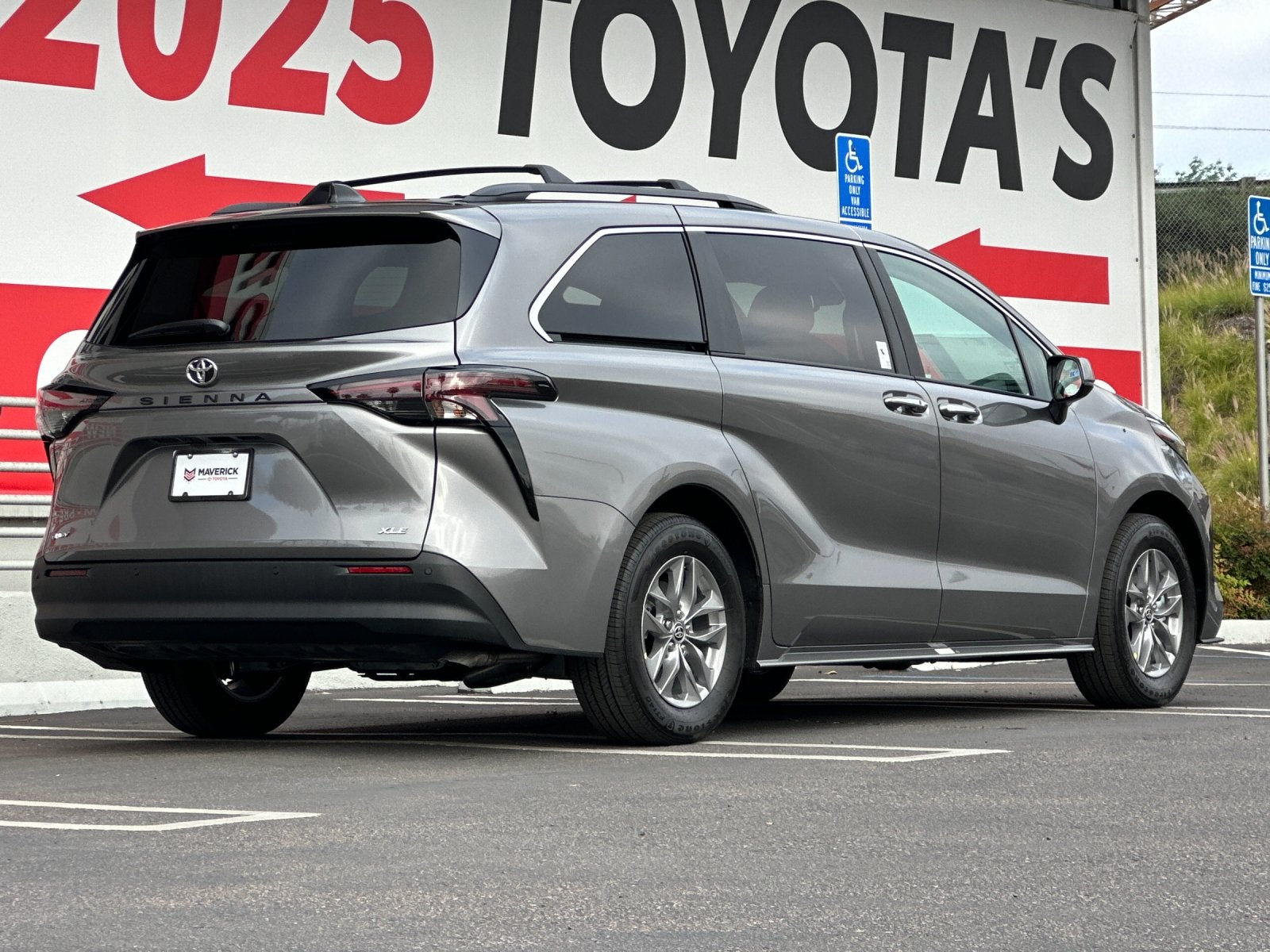 2026 Toyota Sienna XLE 8 Passenger