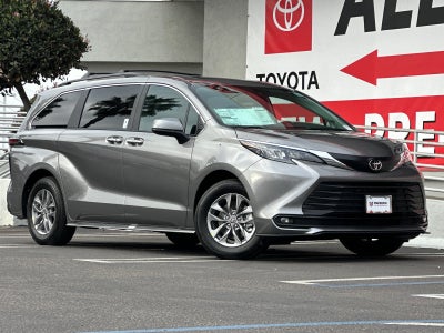 2026 Toyota Sienna XLE 8 Passenger