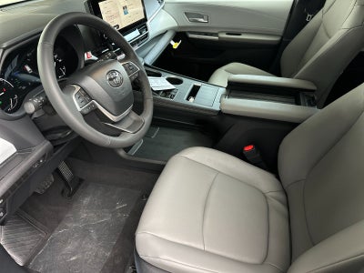 2026 Toyota Sienna XLE 8 Passenger
