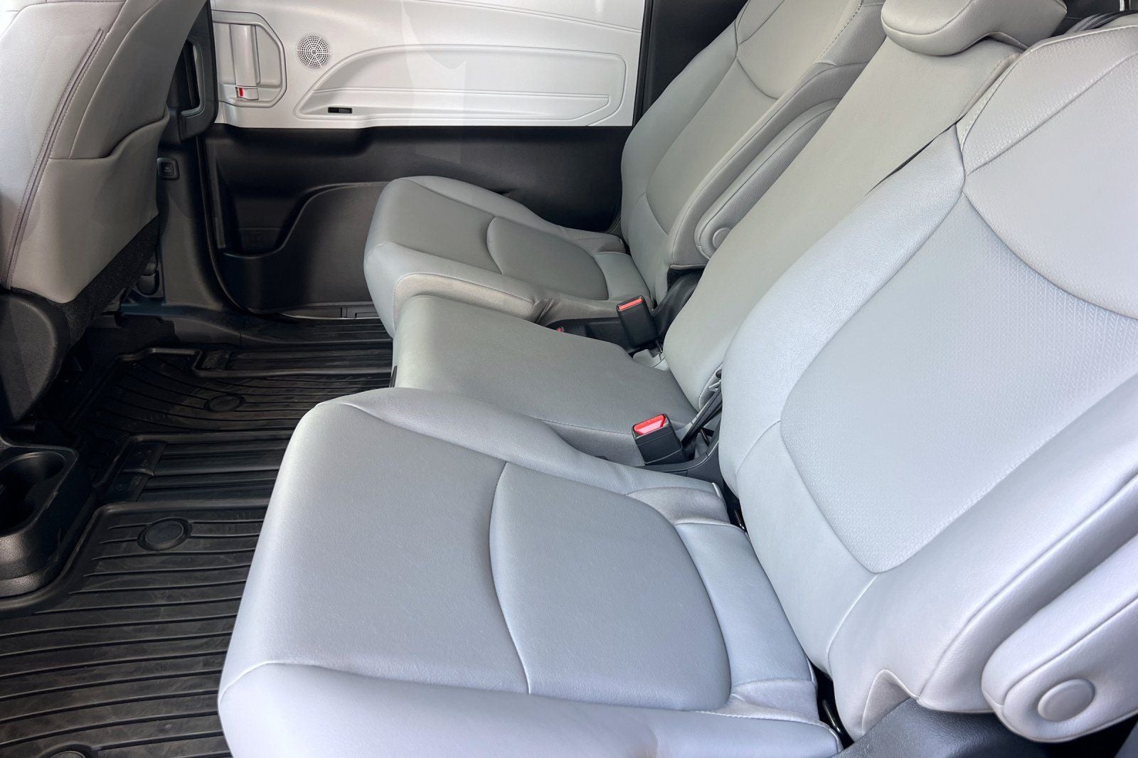 2026 Toyota Sienna XLE 8 Passenger