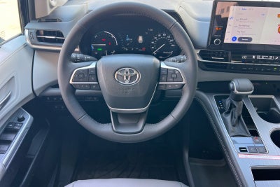 2026 Toyota Sienna XLE 8 Passenger