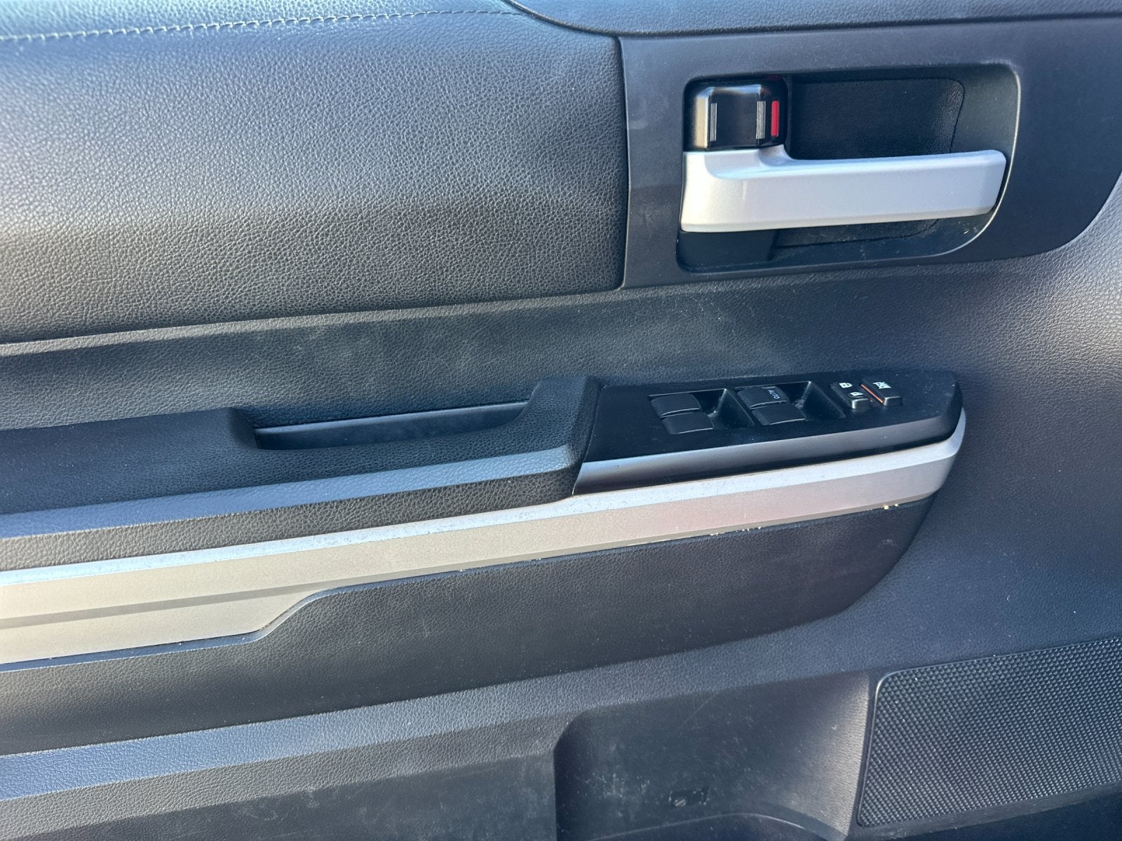 2015 Toyota Tundra SR5