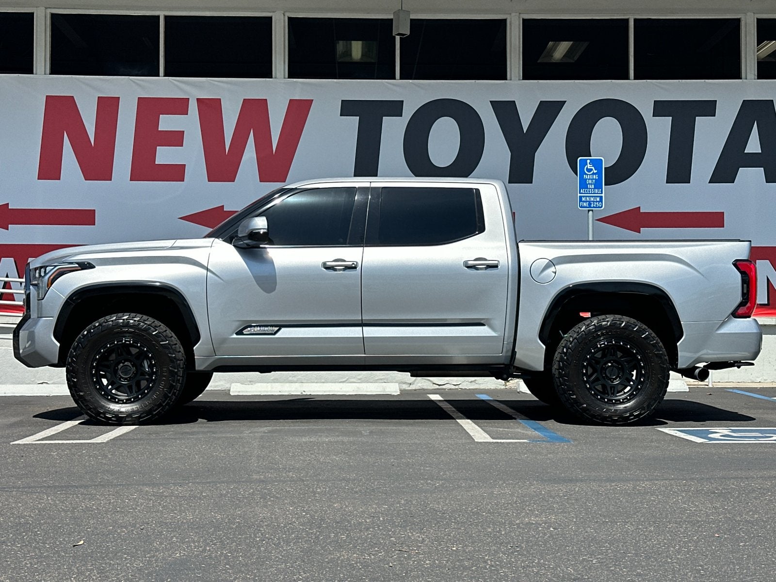 2023 Toyota Tundra Platinum