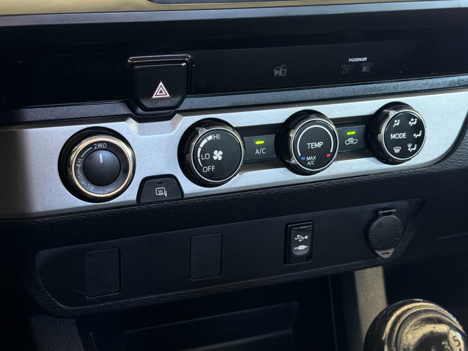 2016 Toyota Tacoma SR