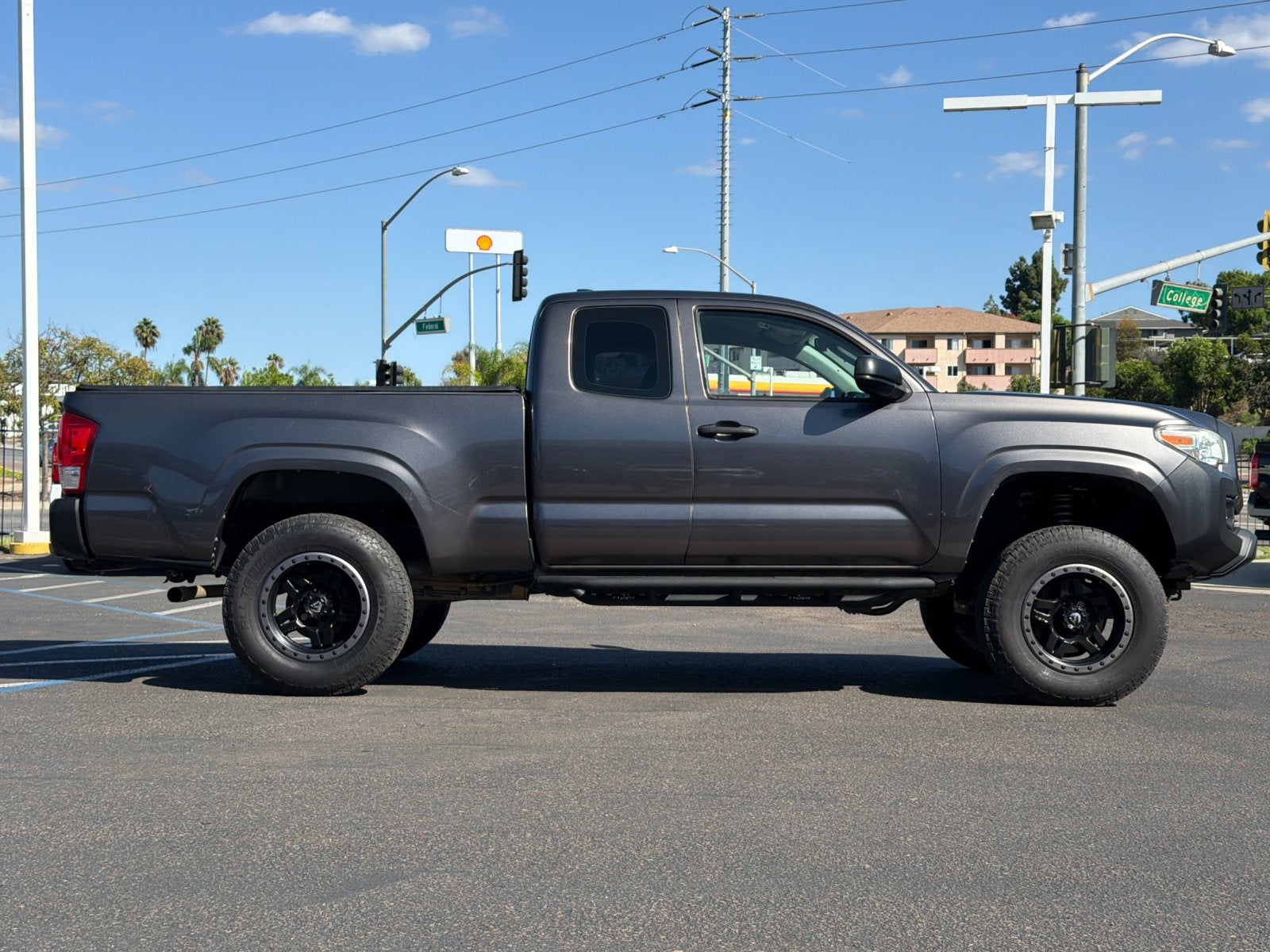 2016 Toyota Tacoma SR