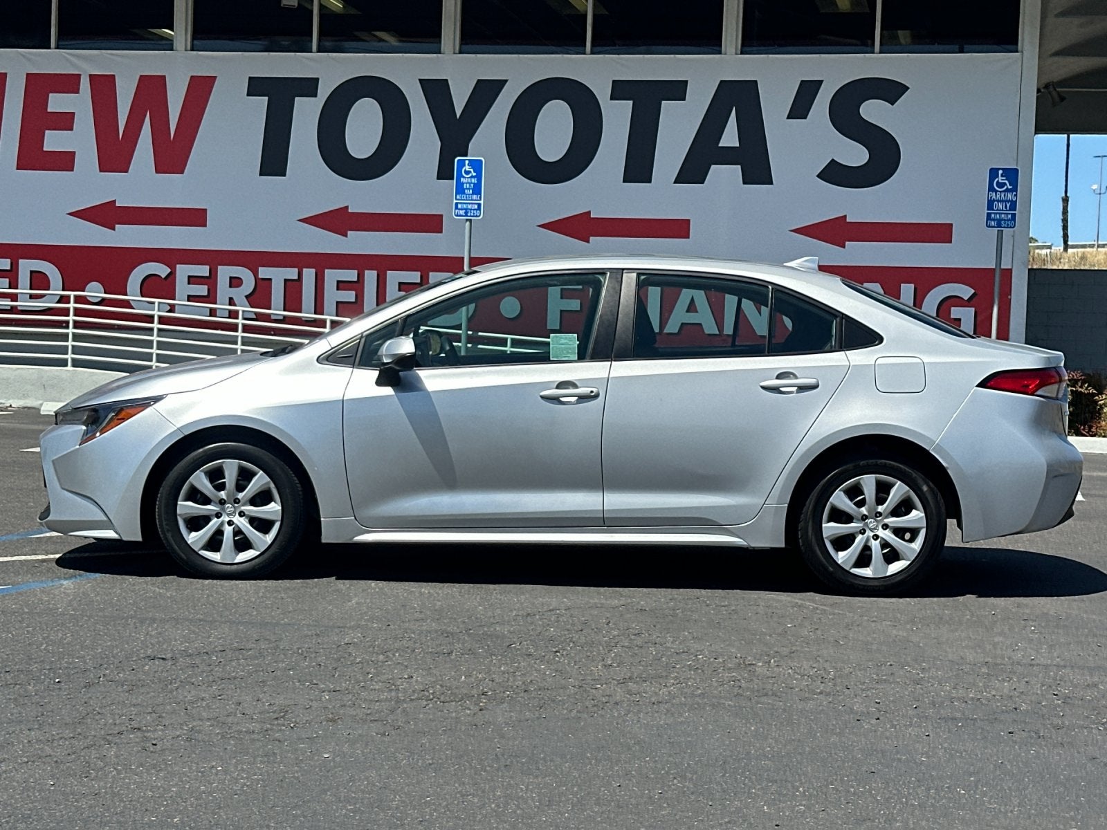 2024 Toyota Corolla LE