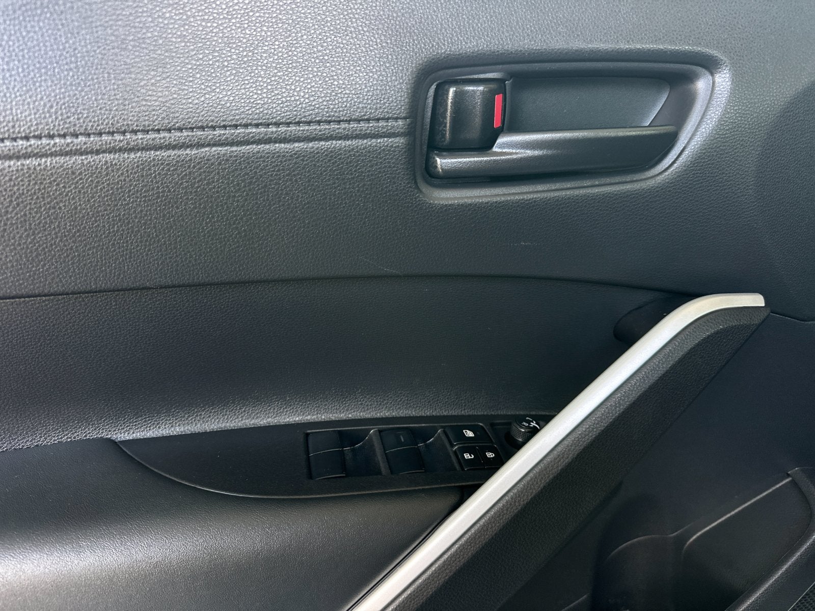 2025 Toyota Corolla Cross Hybrid SE