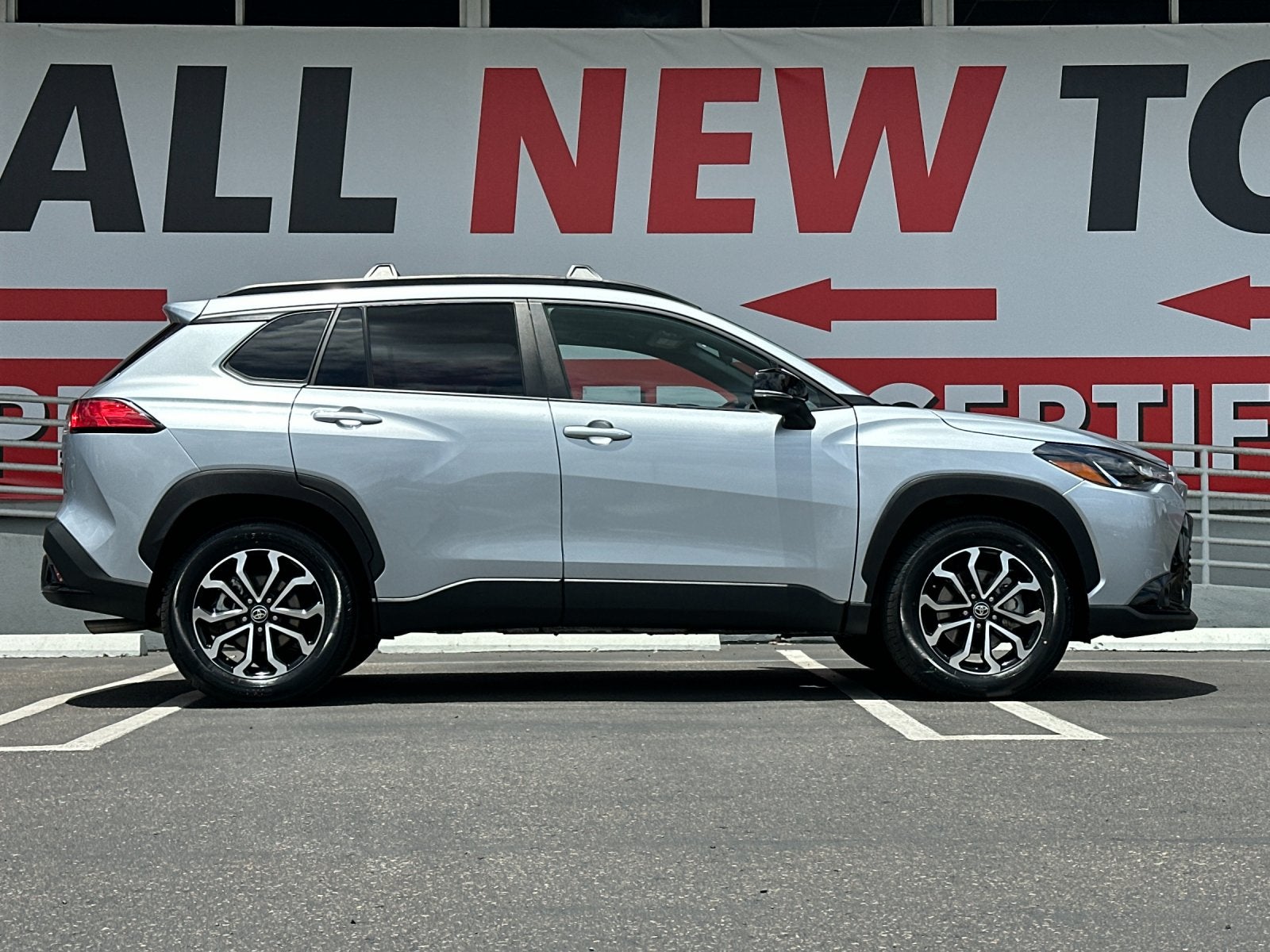 2025 Toyota Corolla Cross Hybrid SE
