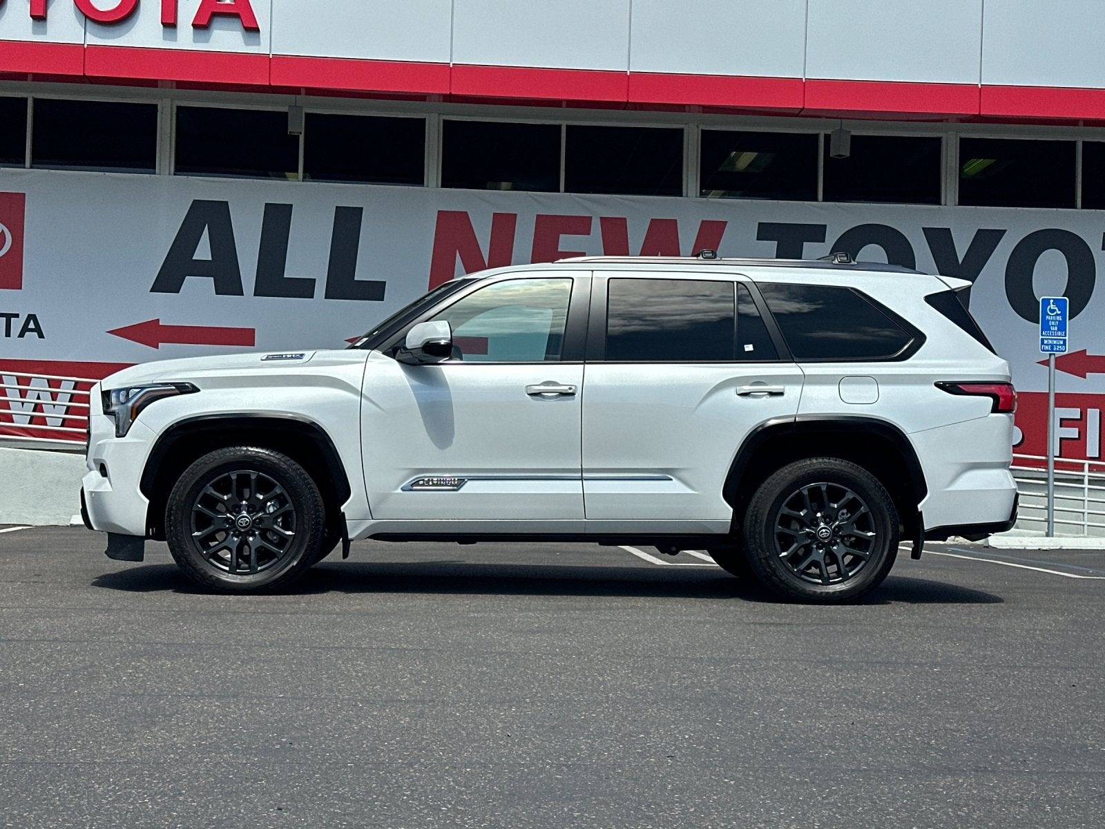 2025 Toyota Sequoia Platinum