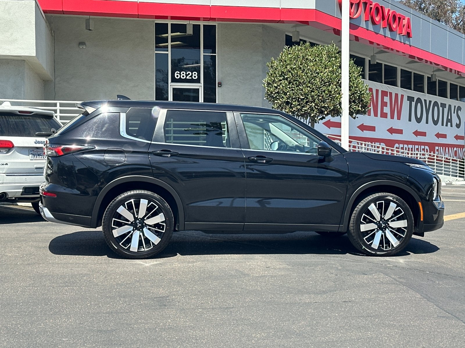 2025 Mitsubishi Outlander SE