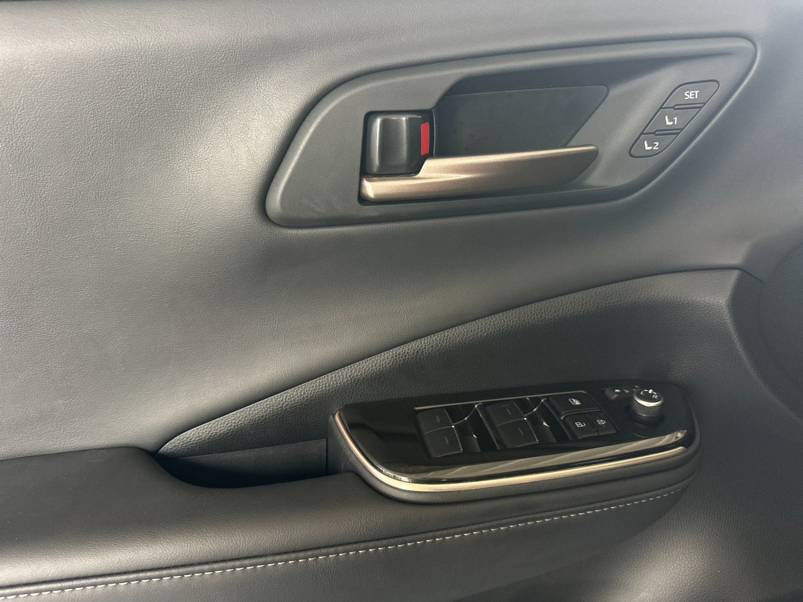 2025 Toyota Crown Signia XLE