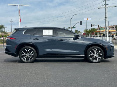 2025 Toyota Crown Signia XLE