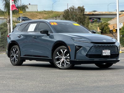 2025 Toyota Crown Signia XLE