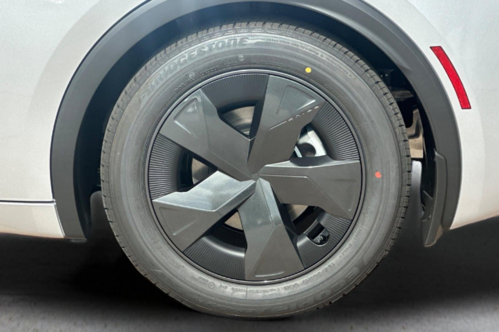 2027 Toyota Prius Plug-In Hybrid SE