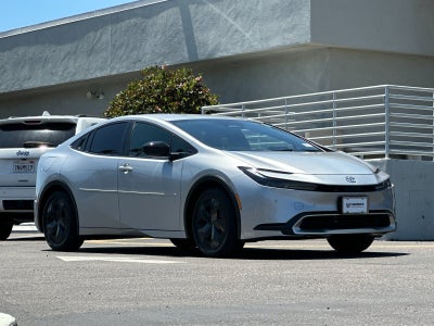 2026 Toyota Prius Plug-In Hybrid SE