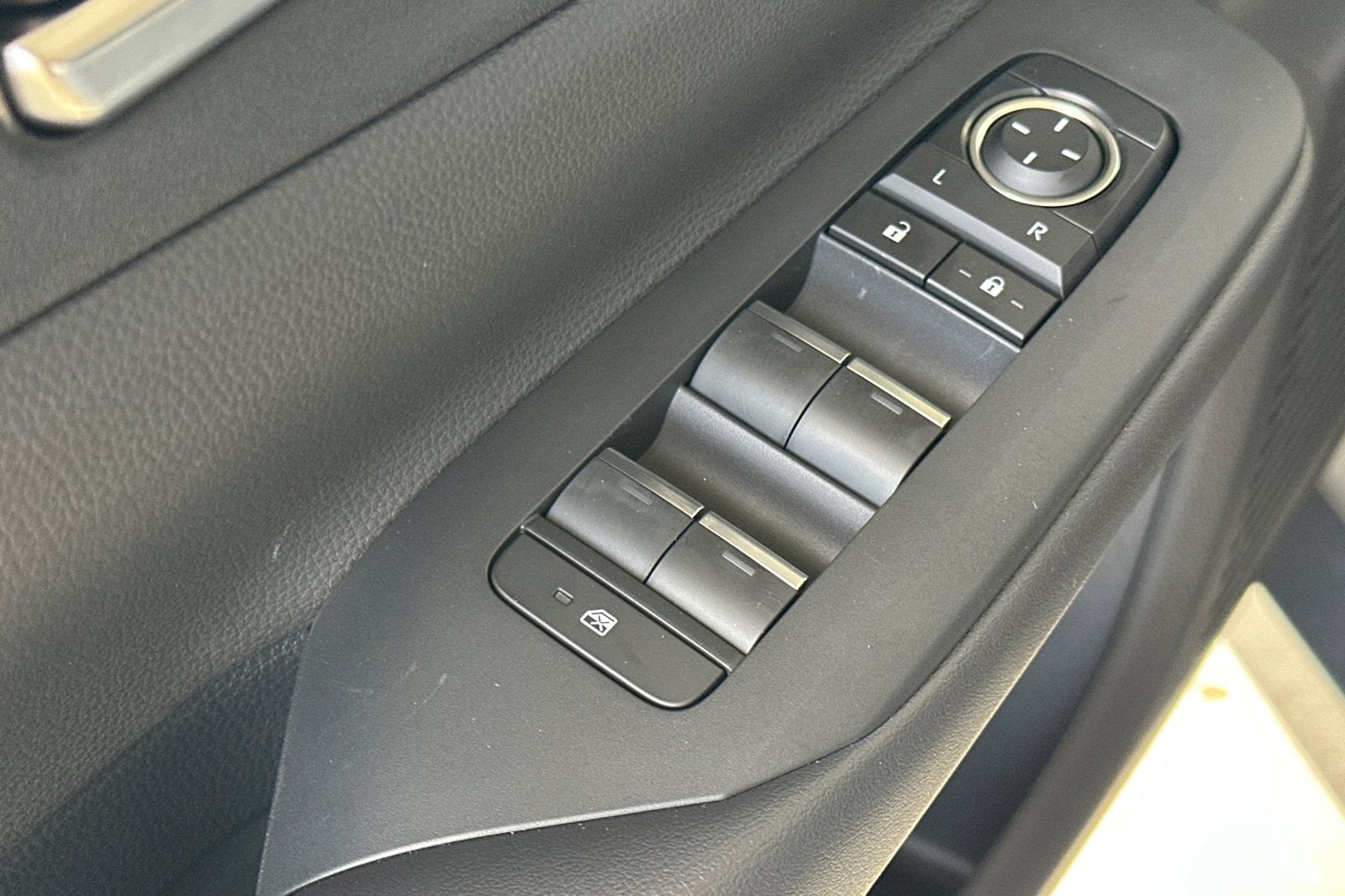 2027 Toyota Prius Plug-In Hybrid XSE Premium