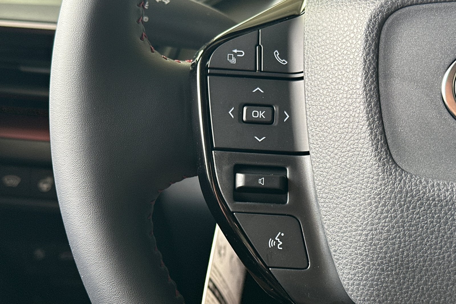 2027 Toyota Prius Plug-In Hybrid XSE Premium